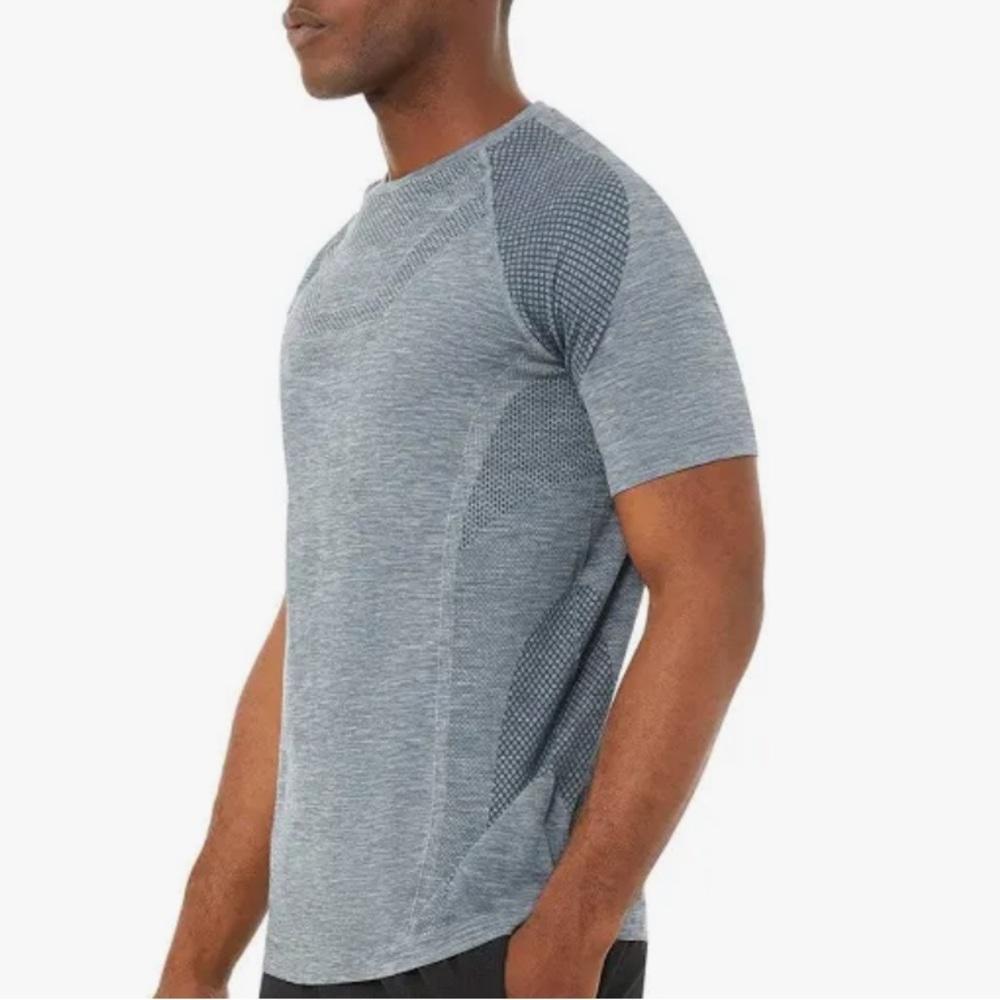 Alo Yoga Man T-shirt new with tags